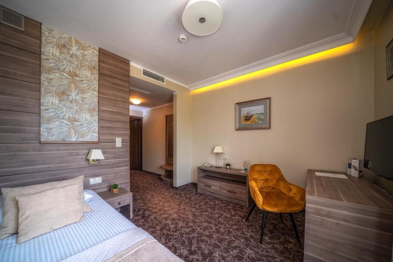 Korona Hotel Ostroleka  Exteriér fotografie